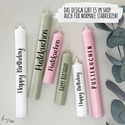 Kerzenfolie Pustekuchen kleine Kerzen Warum du unsere Kerzenfolie lieben wirst:  ✔ Edle Premium-Folie mit hochwertiger Optik  ✔ Speziell für Kerzen entwickelt   ✔ Aktivierung des Klebers ganz einfach mit Wasser   ✔ Wischfest und langlebig bei sorgfältiger Verarbeitung  ✔ Besonders elastisch – passt sich Kerzenoberfläche optimal an  ✔ Gewerblich nutzbar – keine zusätzliche Lizenz nötig