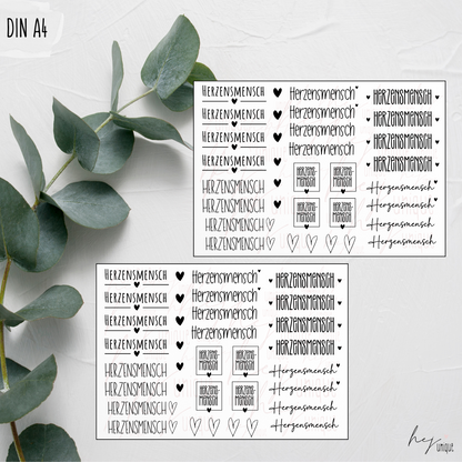 Kerzenfolie Herzensmensch kurze Kerzen Warum du unsere Kerzenfolie lieben wirst:  ✔ Edle Premium-Folie mit hochwertiger Optik  ✔ Speziell für Kerzen entwickelt   ✔ Aktivierung des Klebers ganz einfach mit Wasser   ✔ Wischfest und langlebig bei sorgfältiger Verarbeitung  ✔ Besonders elastisch – passt sich Kerzenoberfläche optimal an  ✔ Gewerblich nutzbar – keine zusätzliche Lizenz nötig