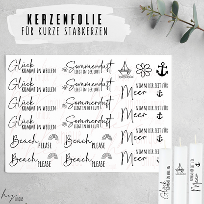 Kerzenfolie Maritim kurze Kerzen Warum du unsere Kerzenfolie lieben wirst:  ✔ Edle Premium-Folie mit hochwertiger Optik  ✔ Speziell für Kerzen entwickelt   ✔ Aktivierung des Klebers ganz einfach mit Wasser   ✔ Wischfest und langlebig bei sorgfältiger Verarbeitung  ✔ Besonders elastisch – passt sich Kerzenoberfläche optimal an  ✔ Gewerblich nutzbar – keine zusätzliche Lizenz nötig