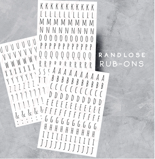 Rub On Aufkleber Buchstaben-Set Alphabet Personalisierung A5 Warum du unsere Rub-Ons lieben wirst:  ✔ Randloser Premium-Look   ✔ Besondere Haptik   ✔ Präzise Platzierung dank transparenter Trägerfolie  ✔ Wasser- und kratzfest // Hitze- und UV-beständig   ✔ Starke Haftung auf Glas, Keramik, Holz, Raysin u.v.m.  ✔ Langlebig und hochwertig verarbeitet  ✔ Auch gewerblich nutzbar – keine zusätzliche Lizenz nötig