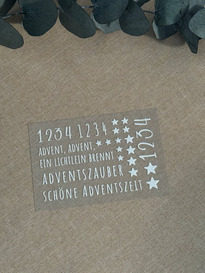 Rub On Aufkleber Advent Advent weiss A6 Warum du unsere Rub-Ons lieben wirst:  ✔ Randloser Premium-Look   ✔ Besondere Haptik   ✔ Präzise Platzierung dank transparenter Trägerfolie  ✔ Wasser- und kratzfest // Hitze- und UV-beständig   ✔ Starke Haftung auf Glas, Keramik, Holz, Raysin u.v.m.  ✔ Langlebig und hochwertig verarbeitet  ✔ Auch gewerblich nutzbar – keine zusätzliche Lizenz nötig