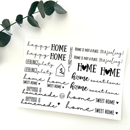 Kerzenfolie Home für Stumpenkerzen Warum du unsere Kerzenfolie lieben wirst:  ✔ Edle Premium-Folie mit hochwertiger Optik  ✔ Speziell für Kerzen entwickelt   ✔ Aktivierung des Klebers ganz einfach mit Wasser   ✔ Wischfest und langlebig bei sorgfältiger Verarbeitung  ✔ Besonders elastisch – passt sich Kerzenoberfläche optimal an  ✔ Gewerblich nutzbar – keine zusätzliche Lizenz nötig