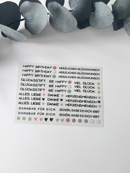 Rub On Aufkleber Wünsche Mini zb für Kugelschreiber A5 A6 Warum du unsere Rub-Ons lieben wirst:  ✔ Randloser Premium-Look   ✔ Besondere Haptik   ✔ Präzise Platzierung dank transparenter Trägerfolie  ✔ Wasser- und kratzfest // Hitze- und UV-beständig   ✔ Starke Haftung auf Glas, Keramik, Holz, Raysin u.v.m.  ✔ Langlebig und hochwertig verarbeitet  ✔ Auch gewerblich nutzbar – keine zusätzliche Lizenz nötig