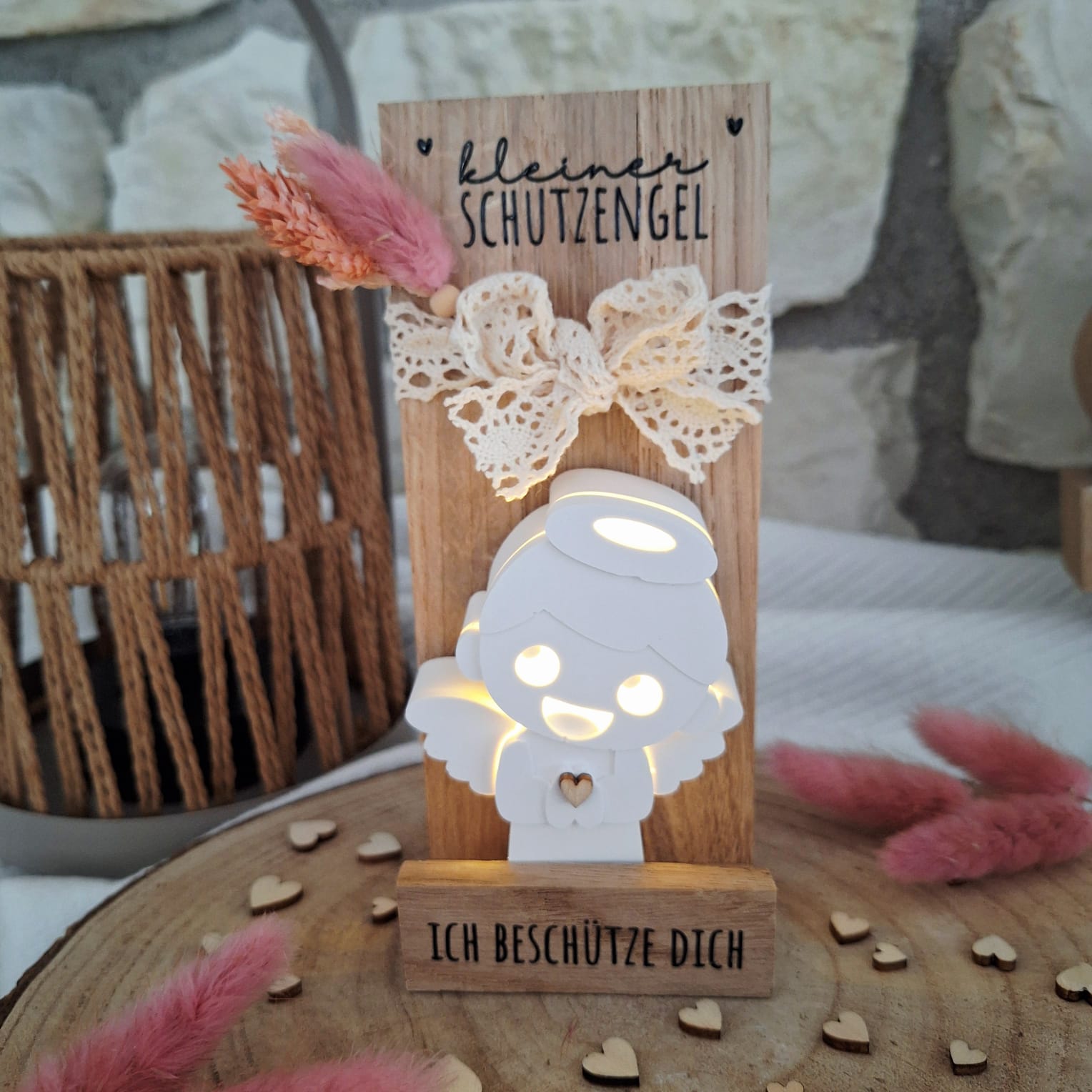 Rub On Aufkleber Schutzengel A5 Warum du unsere Rub-Ons lieben wirst:  ✔ Randloser Premium-Look   ✔ Besondere Haptik   ✔ Präzise Platzierung dank transparenter Trägerfolie  ✔ Wasser- und kratzfest // Hitze- und UV-beständig   ✔ Starke Haftung auf Glas, Keramik, Holz, Raysin u.v.m.  ✔ Langlebig und hochwertig verarbeitet  ✔ Auch gewerblich nutzbar – keine zusätzliche Lizenz nötig